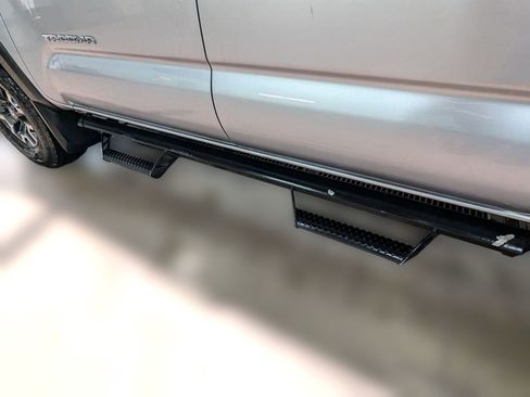 Used 2017 Toyota Tacoma TRD Off-Road image 12