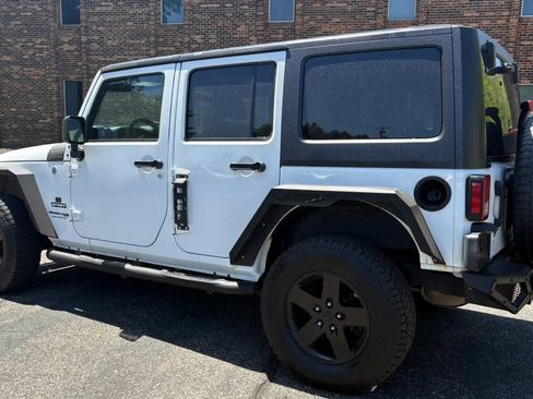 Used 2018 Jeep Wrangler Unlimited Sport S AWD/4WD image 6