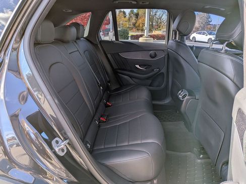 Used 2022 Mercedes-Benz GLC 300 4MATIC image 27