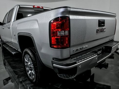 Used 2017 GMC Sierra 2500 Denali w/ Duramax Plus Package AWD/4WD image 8