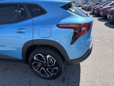 New 2026 Chevrolet Trax RS w/ Sunroof Package FWD image 9
