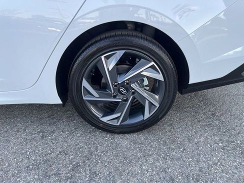 New 2026 Hyundai Elantra Limited image 41