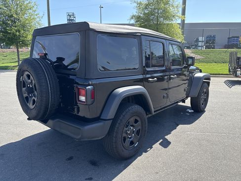Used 2025 Jeep Wrangler Sport image 9