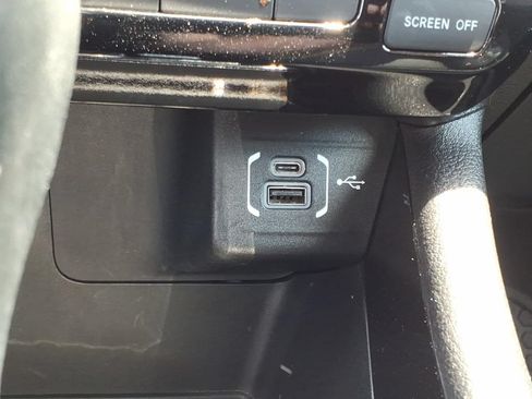 Used 2022 Jeep Compass Trailhawk w/ Trailhawk Convenience Group AWD/4WD image 11