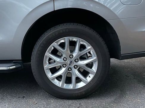 Used 2020 Ford Expedition XLT w/ Equipment Group 202A image 6