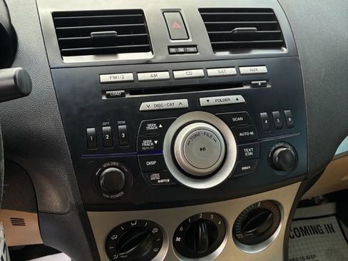 Used 2010 MAZDA MAZDA3 i Touring image 9