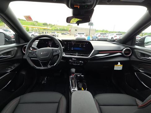 New 2026 Chevrolet Trax RS w/ Sunroof Package FWD image 30