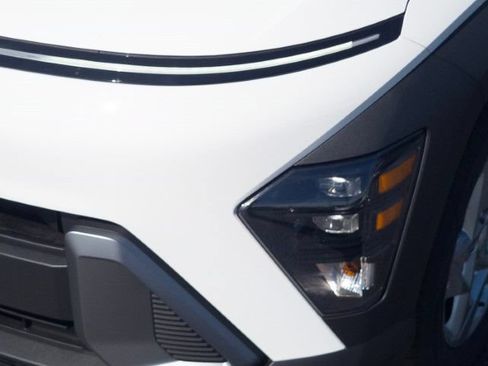 New 2027 Hyundai Kona SE FWD image 10