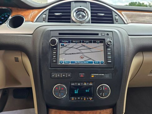 Used 2011 Buick Enclave CXL FWD image 32