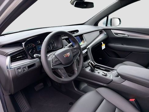 New 2026 Cadillac XT5 Luxury image 9