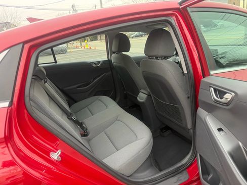 Used 2022 Hyundai Ioniq SE image 13