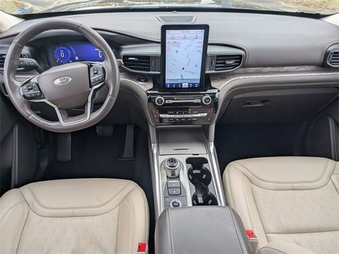 Used 2023 Ford Explorer Platinum w/ Technology Package image 17