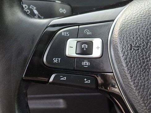 Used 2019 Volkswagen Tiguan SEL Premium image 20