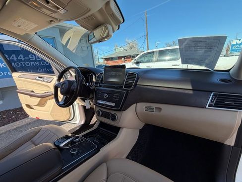 Used 2017 Mercedes-Benz GLE 350 4MATIC w/ Premium 2 Package image 38