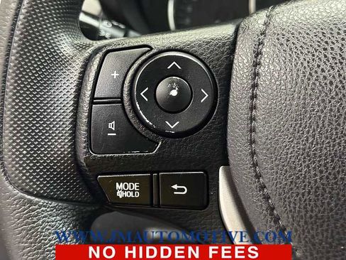 Used 2015 Toyota Corolla LE image 35