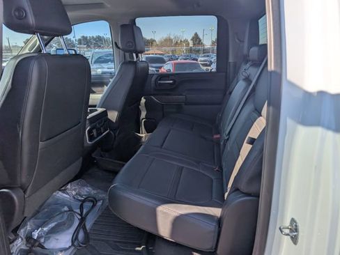Used 2022 GMC Sierra 3500 Denali w/ Denali Ultimate Package image 11
