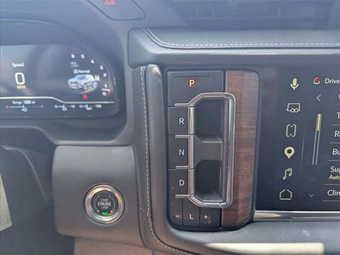 Used 2024 GMC Yukon Denali Ultimate AWD/4WD image 8