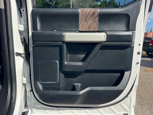 Used 2019 Ford F250 Lariat w/ Lariat Value Package image 30