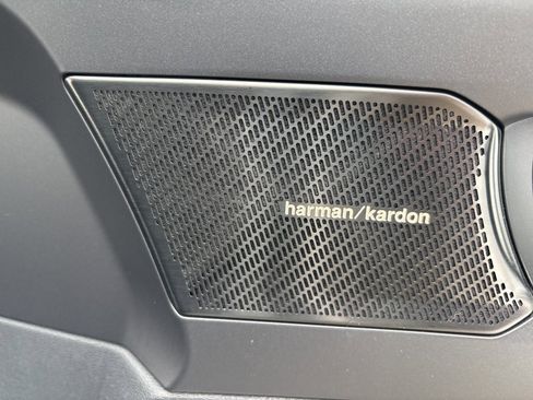 Used 2020 Volvo XC40 T5 Momentum w/ Protection Package Premier image 42