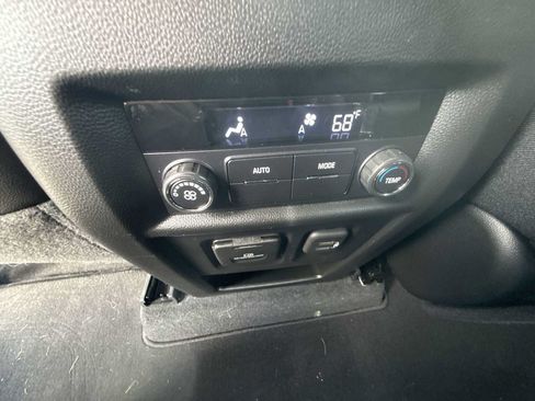 Used 2023 Chevrolet Traverse RS AWD/4WD image 22