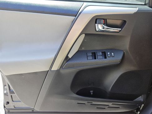 Used 2015 Toyota RAV4 XLE image 16