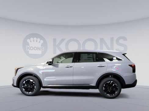 New 2026 Kia Sorento S image 2