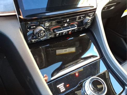 New 2025 Jeep Grand Cherokee Limited image 20