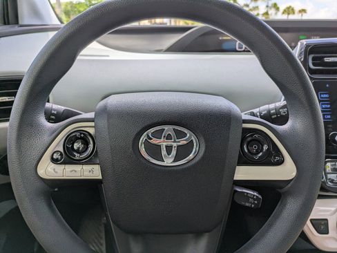 Used 2016 Toyota Prius Two FWD image 19
