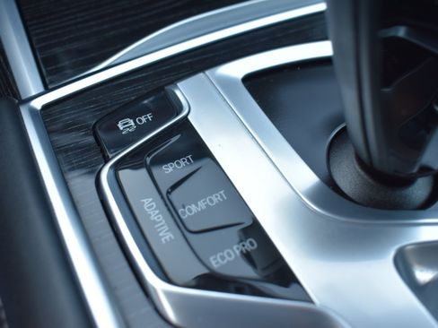 Used 2016 BMW 750i xDrive 4dr Sdn 750i xDrive AWD image 37