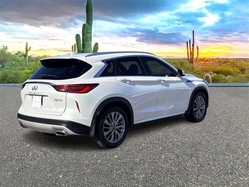 Used 2023 INFINITI QX50 Luxe image 4