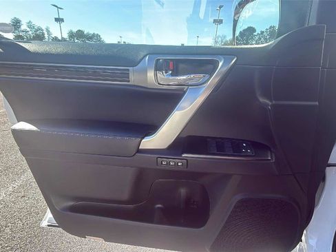 Used 2023 Lexus GX 460 Premium image 9