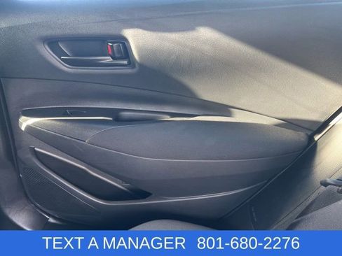 Used 2025 Toyota Corolla LE image 29