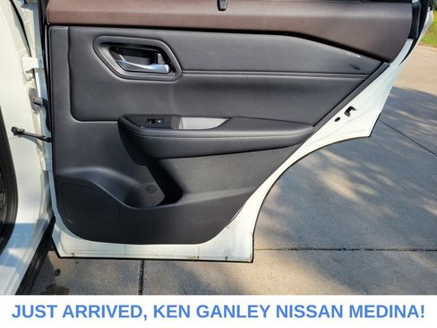Certified 2023 Nissan Rogue SV w/ SV Premium B Package AWD/4WD image 20