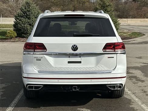 Used 2022 Volkswagen Atlas SEL Premium image 4