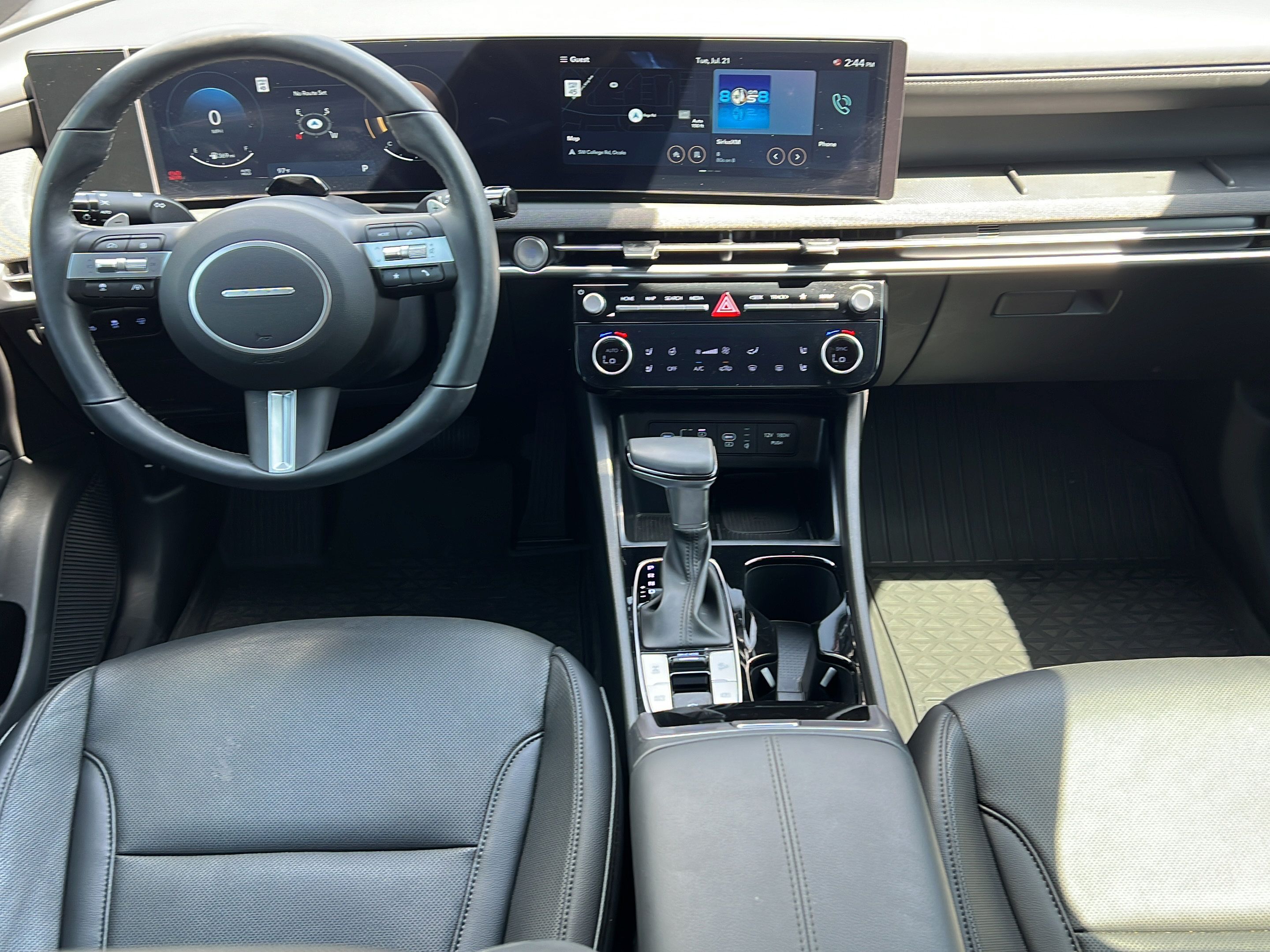 Certified 2025 Hyundai Santa Cruz Limited AWD/4WD image 13