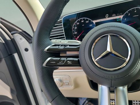 New 2026 Mercedes-Benz GLS 450 4MATIC image 25