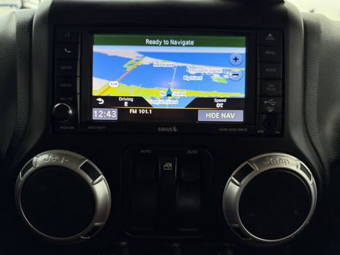 Used 2013 Jeep Wrangler Rubicon AWD/4WD image 21