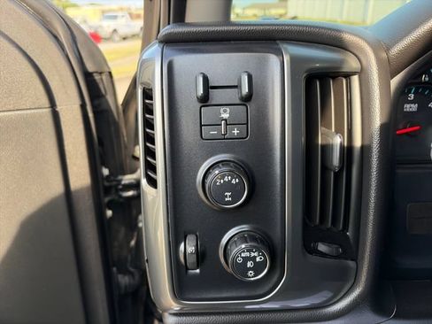 Used 2019 Chevrolet Silverado 2500 LT w/ LT Convenience Package AWD/4WD image 12