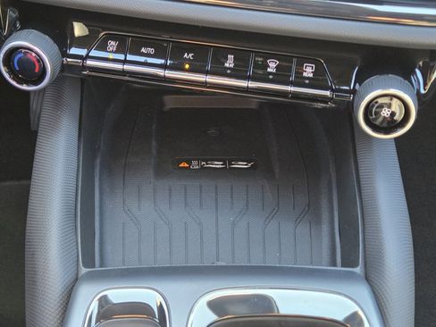 New 2026 Chevrolet Equinox EV RS image 14