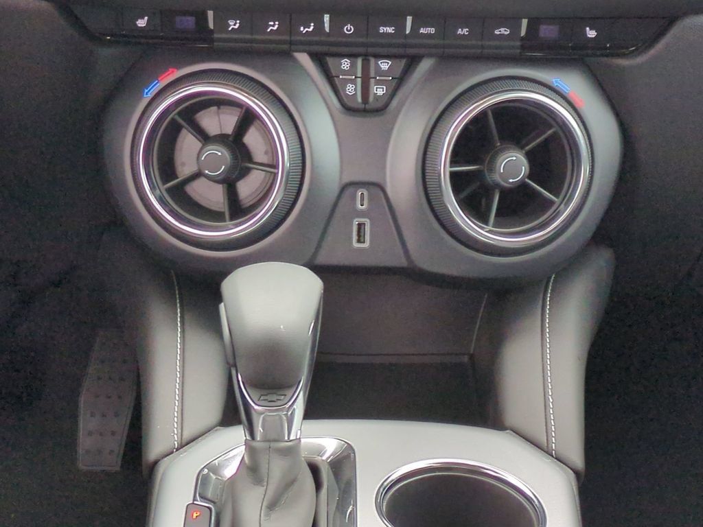New 2025 Chevrolet Blazer LT w/ LPO, Floor Liner Package FWD image 18