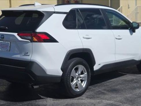 Used 2021 Toyota RAV4 LE AWD/4WD image 7