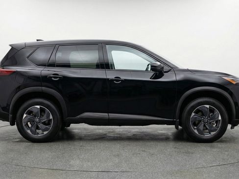 Used 2025 Nissan Rogue SV image 11