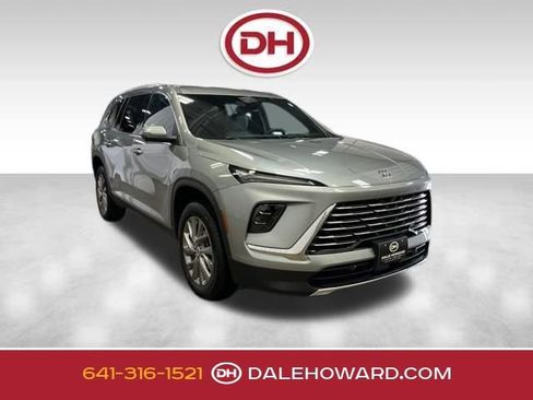 Used 2025 Buick Enclave Preferred AWD/4WD image 1