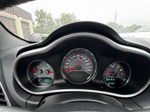 Used 2012 Dodge Avenger SXT FWD image 14