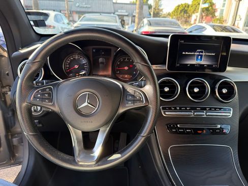 Used 2019 Mercedes-Benz GLC 300 w/ Premium Package image 30