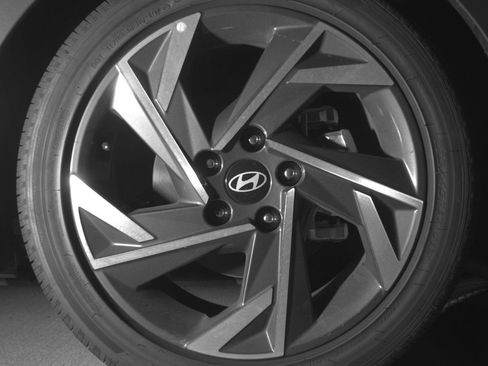 Used 2025 Hyundai Elantra SEL FWD image 13