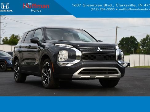 Used 2024 Mitsubishi Outlander SE AWD/4WD image 1