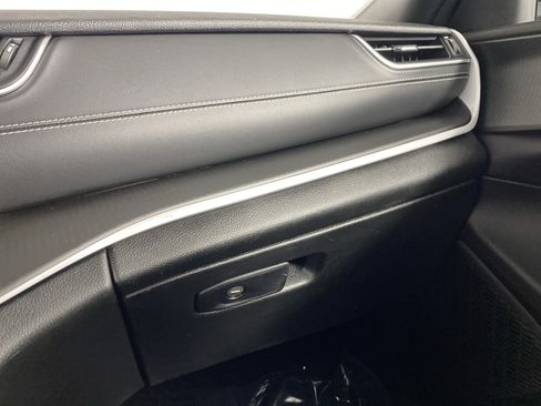 Used 2023 Jeep Grand Cherokee L Laredo image 35