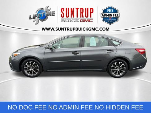 Used 2017 Toyota Avalon XLE w/ All Weather Liner Package FWD image 2