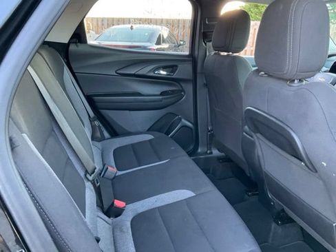 Used 2025 Chevrolet TrailBlazer LT AWD/4WD image 9